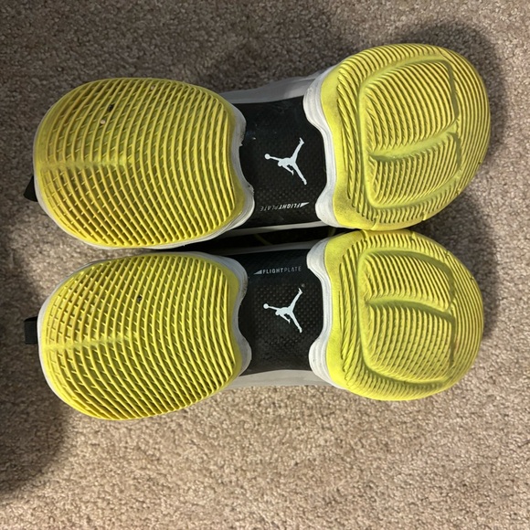 2014 Jordan Melo M10 'Metallic Silver Volt' - Picture 4 of 8